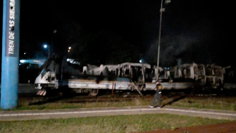 «Desesperada emergencia en el corazón de Argentina: Tren con 120 personas a bordo sufre graves daños por incendio en el trayecto entre dos ciudades»